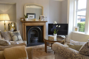 Stunning Edwardian Townhouse walking distance to town centre, Dumfries